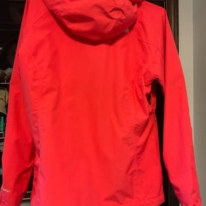 North face raincoat M